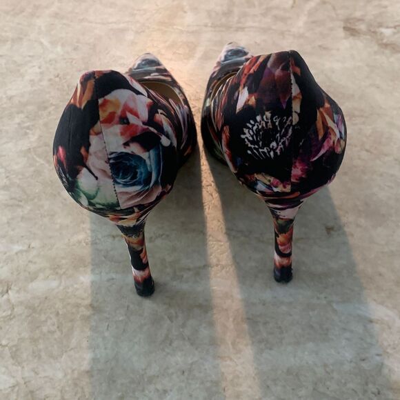 GUESS Floral Heels Size 9 - Picture 5 of 7